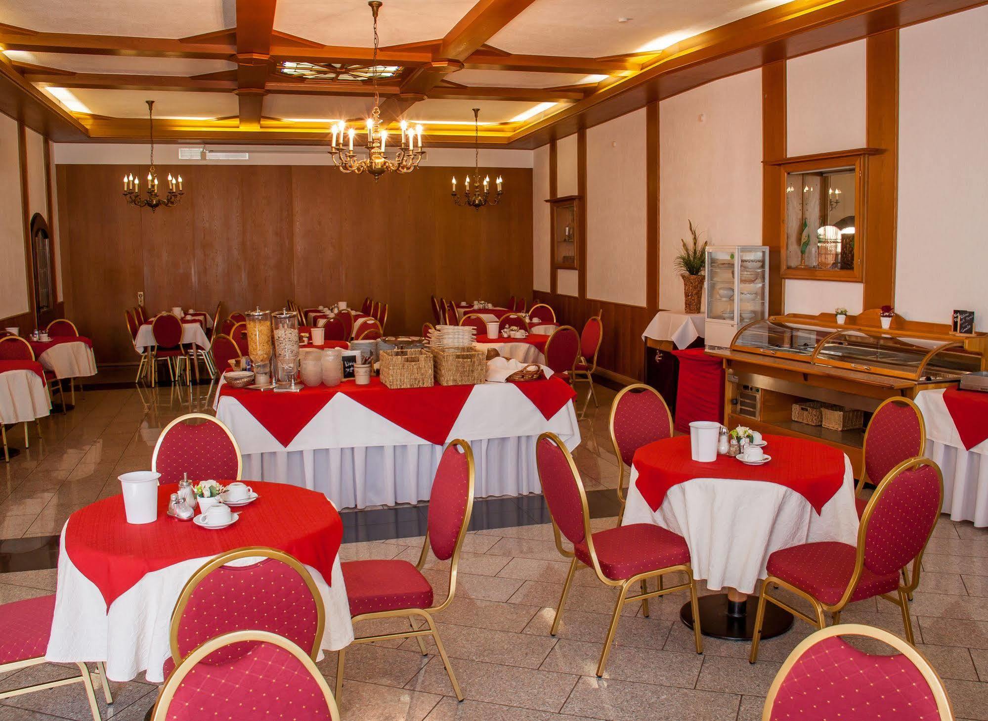 Hotel & Restaurant Krone Kestert Exterior photo